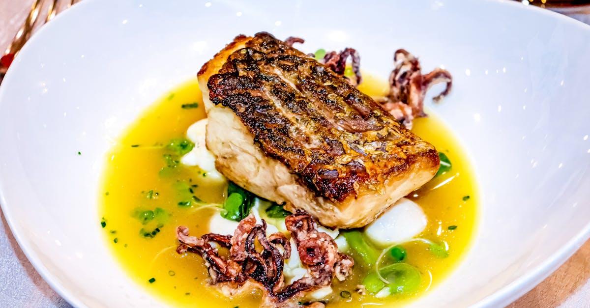 Seared Scallops with Pea Purée and Pancetta — Seafood recipe plated